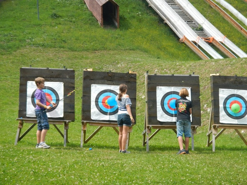 Village Camps International Summer Camp Leysin, Switzerland 2025-08-09 https://www.villagecamps.com/journals_admin/images/692-13-archery (11).jpg